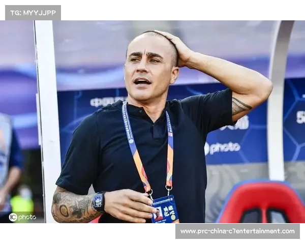 爱德华梅开二度后振臂欢呼,朗斯主场沸腾迎登顶时刻 爱德华梅开二度后振臂欢呼,朗斯主场沸腾迎登顶时刻